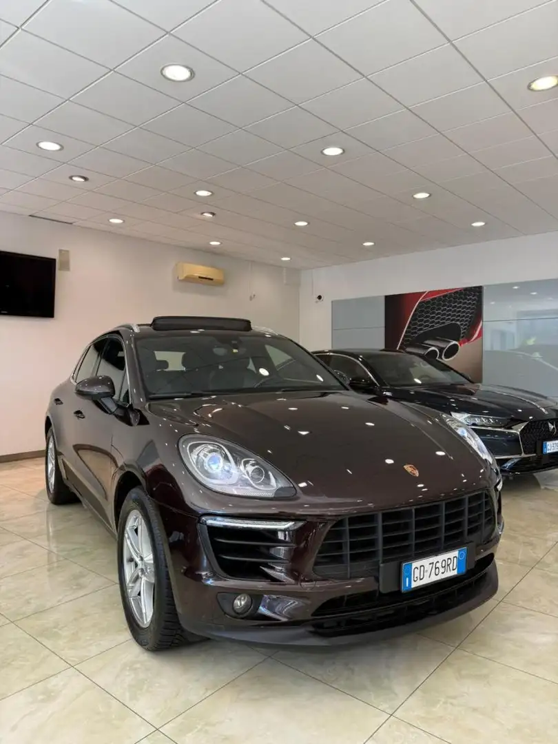 Porsche Macan 3.0 S Diesel Red - 1