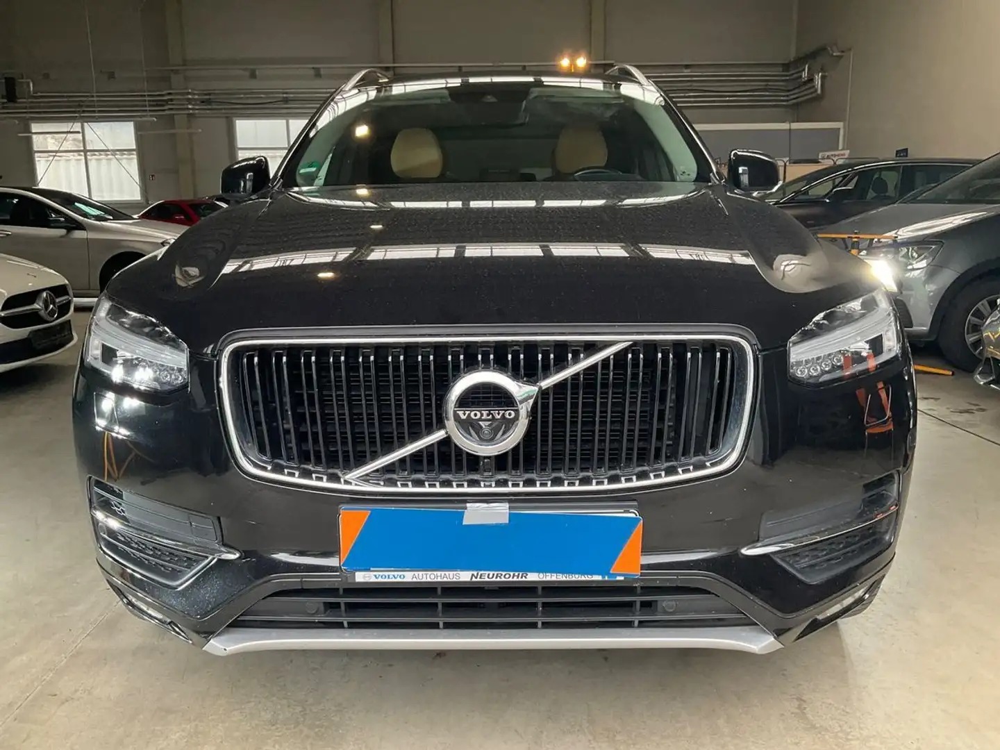 Volvo XC90 4x4 NAVI-AUTOMA-LEDER-2HD-AHK-KAMERA-PANO- Schwarz - 2