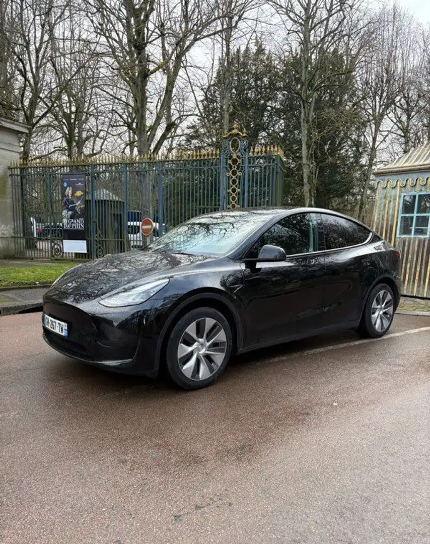 Tesla Model Y propulsion Schwarz - 2
