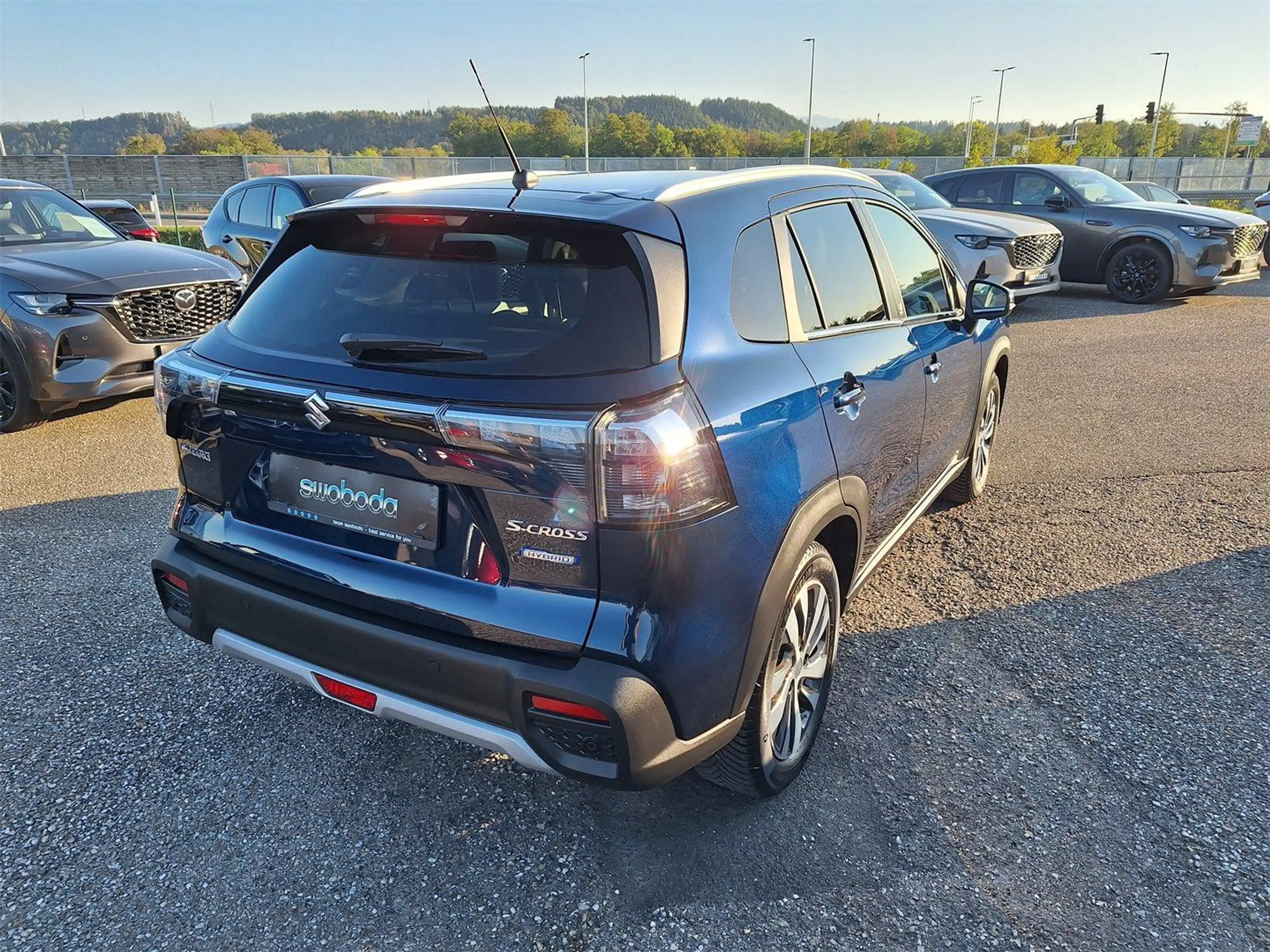 Suzuki SX4 S-Cross S-Cross 1,4 GL+ DITC Hybrid ALLGRIP flash — photo 3