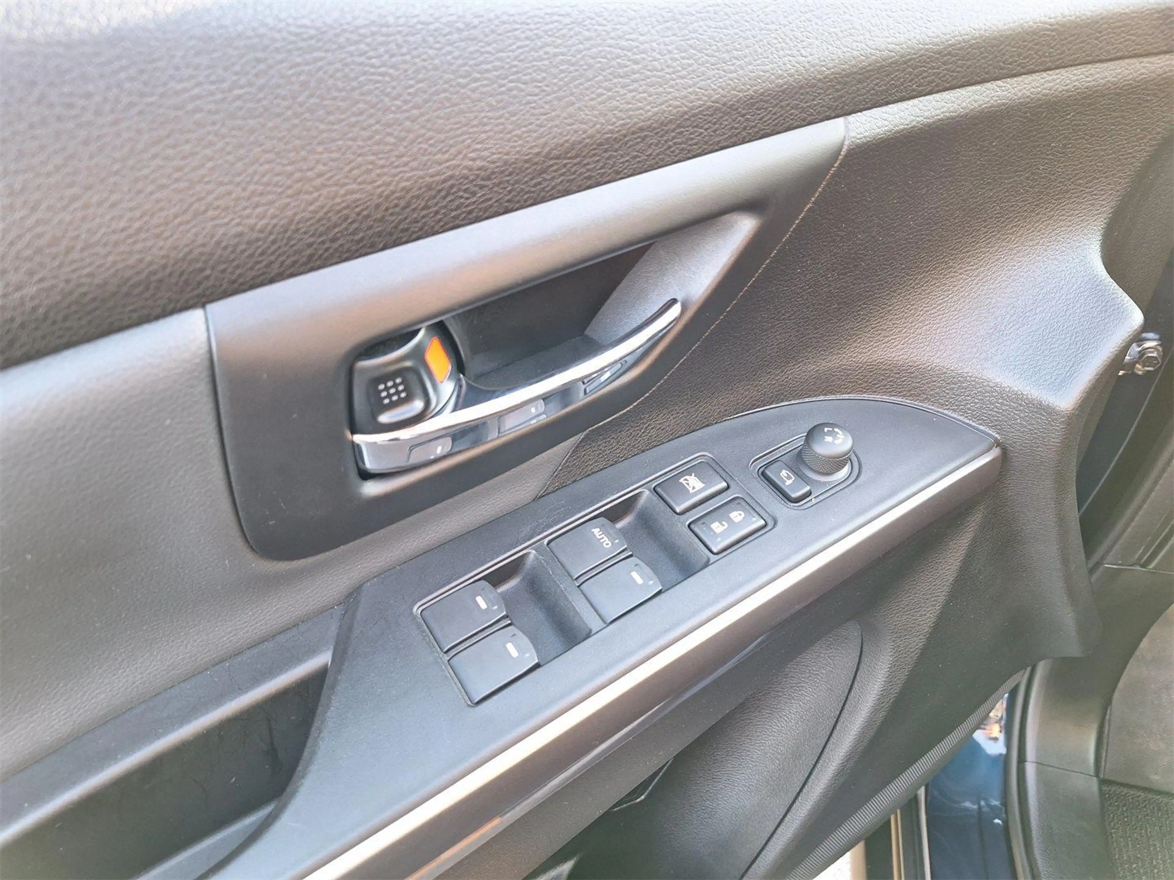 Suzuki SX4 S-Cross S-Cross 1,4 GL+ DITC Hybrid ALLGRIP flash — photo 11