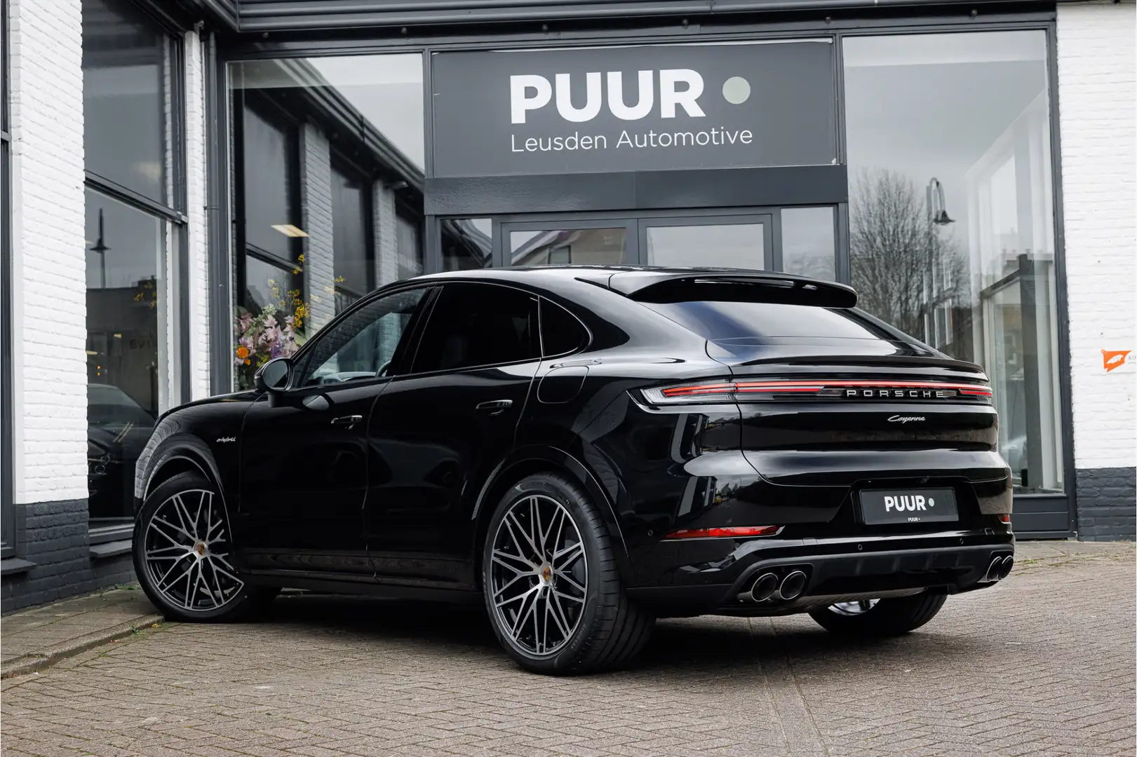 Porsche Cayenne Coupé 3.0 E-Hybrid Sport Design 360-view - Trekhaa - 2