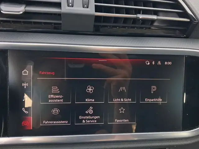 Audi Q3 view 15