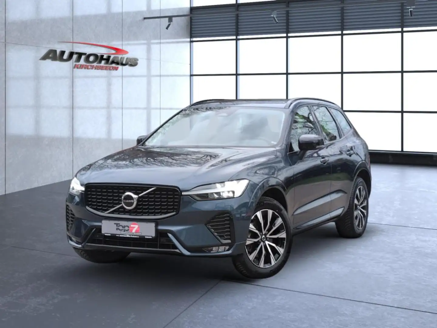 Volvo XC60 B4 (Diesel) Plus Dark AWD Automatik Bluetooth Blau - 2