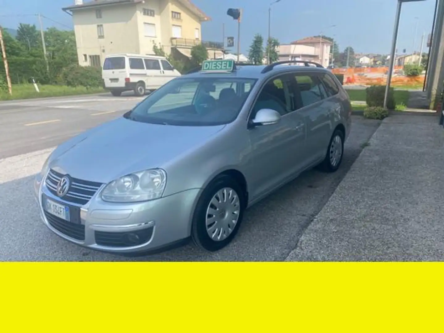 Volkswagen Golf - 1
