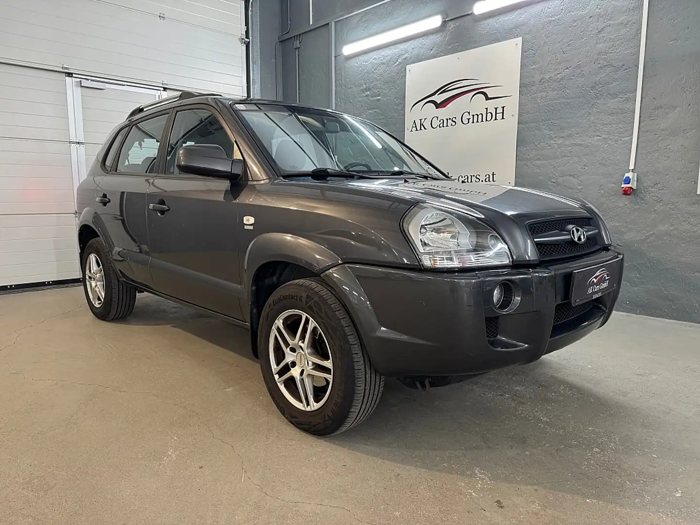 Hyundai TUCSON Tucson 2,0 Comfort+*Sitzheizung* Gris - 1