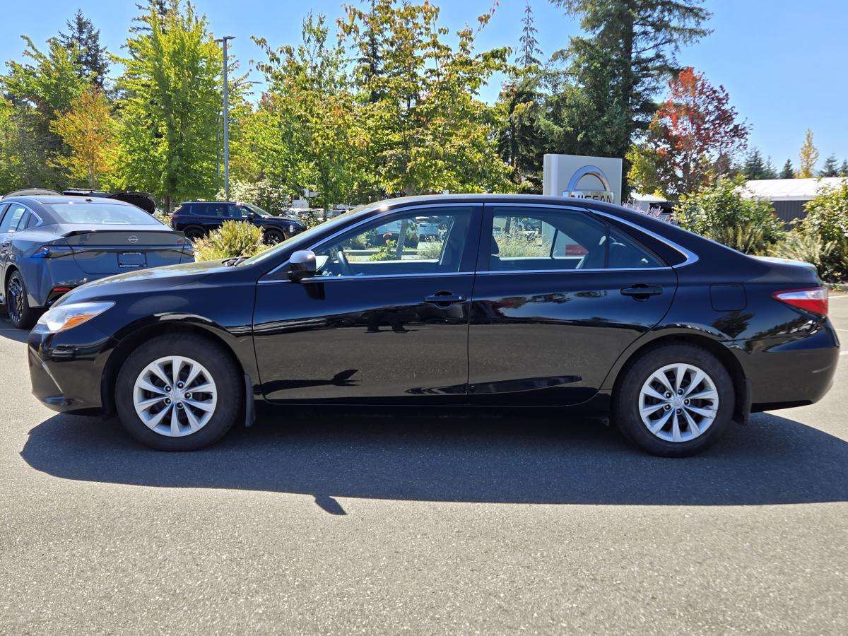 2017 Toyota Camry LE - Automatic - 4 Doors - Excellent Shape - BC Lo — снимка 1