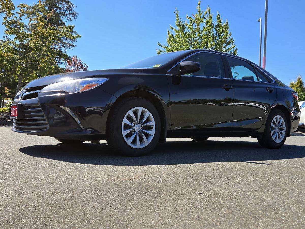 2017 Toyota Camry LE - Automatic - 4 Doors - Excellent Shape - BC Lo — снимка 1