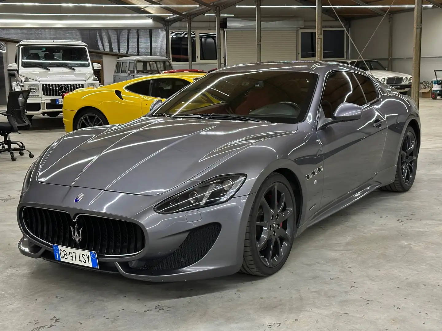 Maserati GranTurismo 4.7 Sport auto Gris - 2