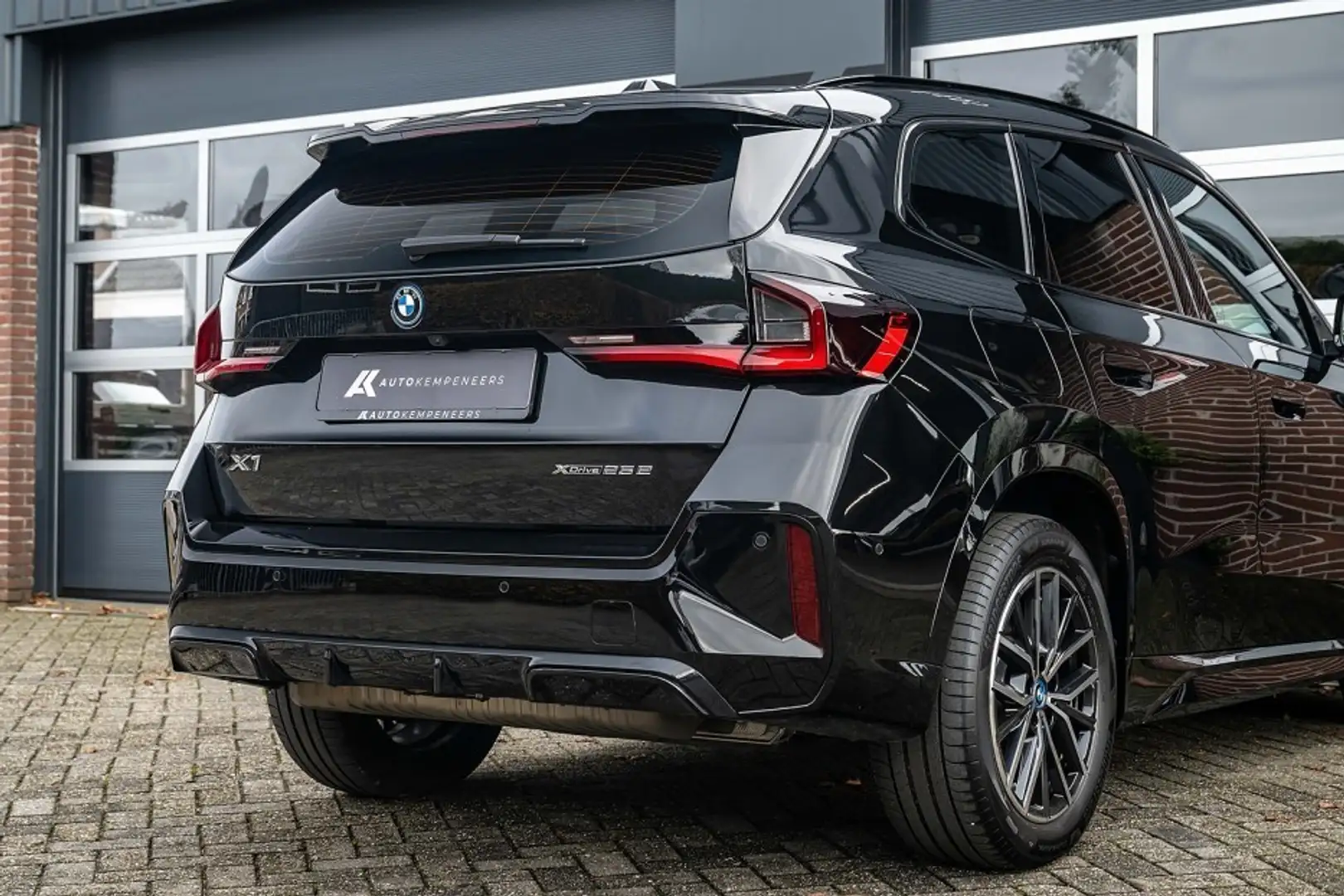 BMW X1 xDrive25e M Sport | Shadow | Driving Ass. Plus | C Black - 2