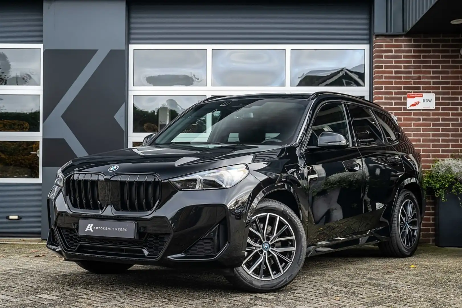 BMW X1 xDrive25e M Sport | Shadow | Driving Ass. Plus | C Black - 1