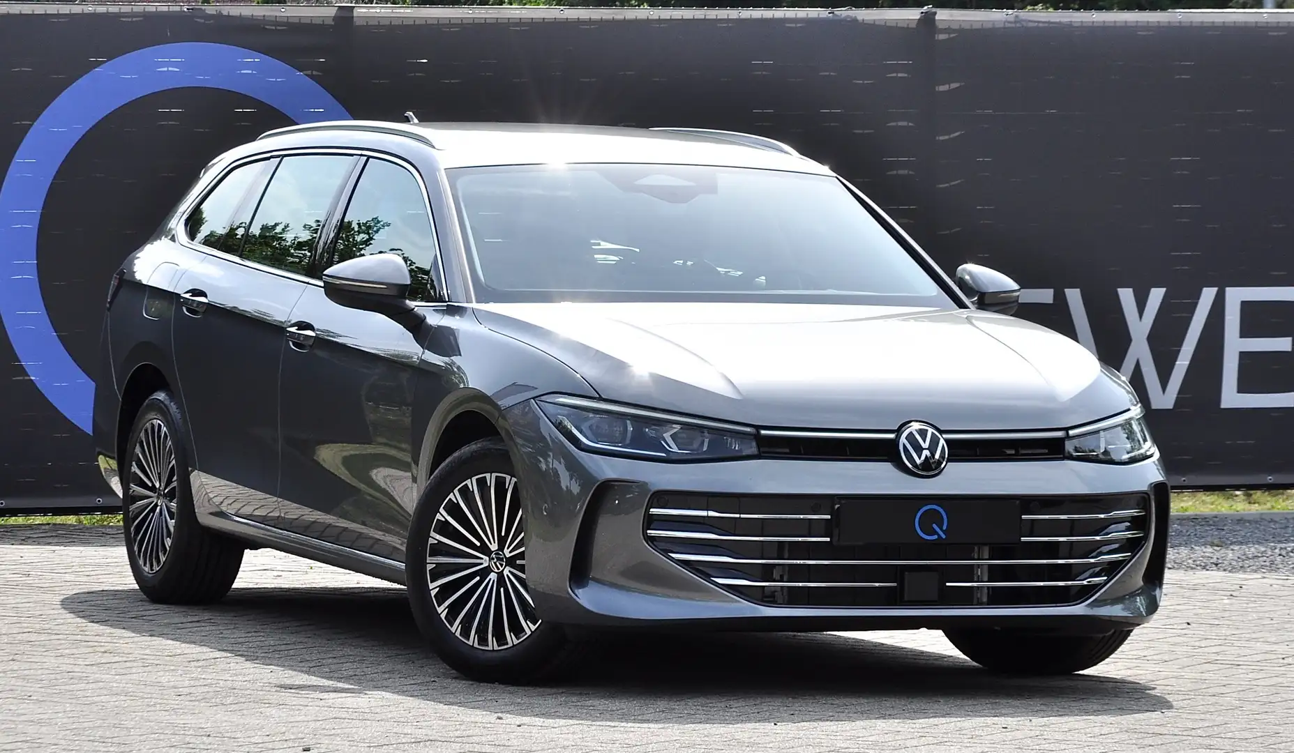 Volkswagen Passat Variant ELEGANCE MASSAGE CARPLAY HEADUP Plateado - 1