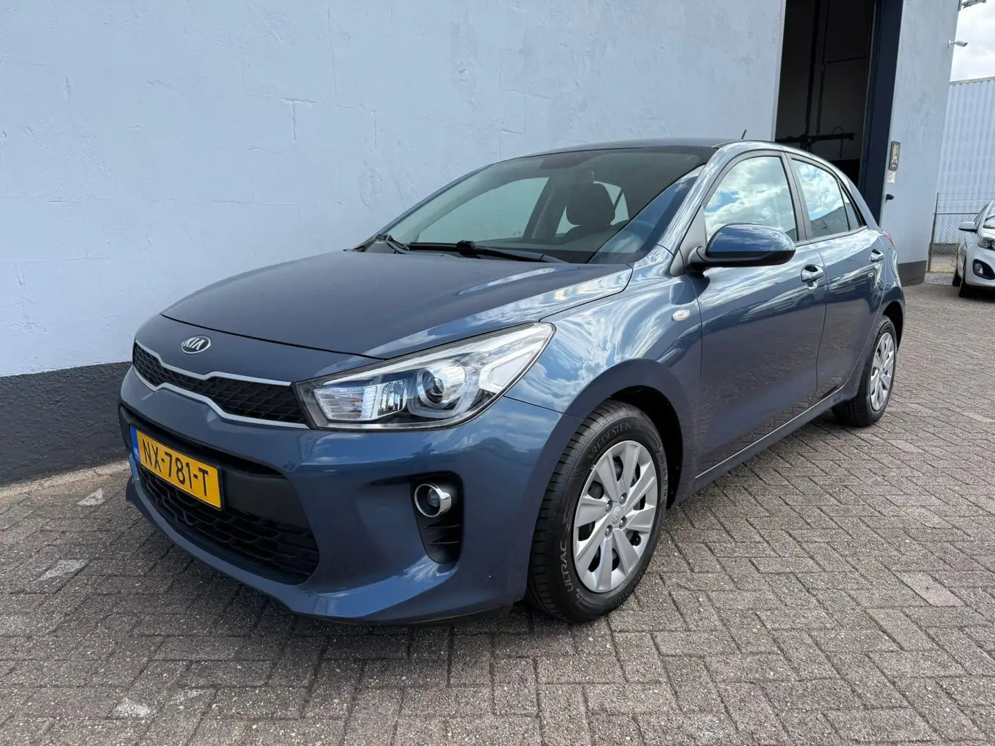 Kia Rio 1.0 TGDI ComfortPlusLine Navigator Blauw - 1