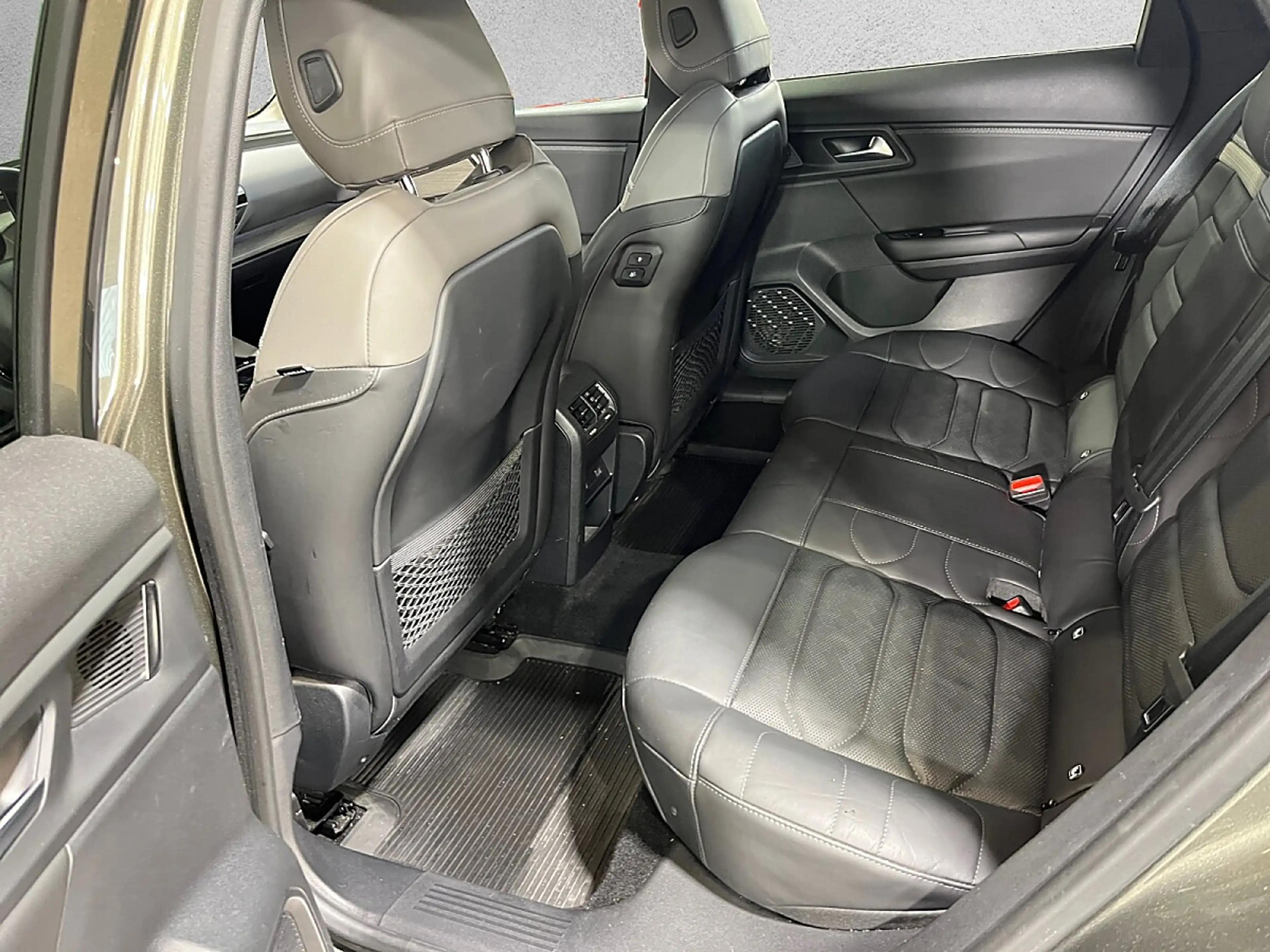 Citroen C5 X PureTech — photo 7