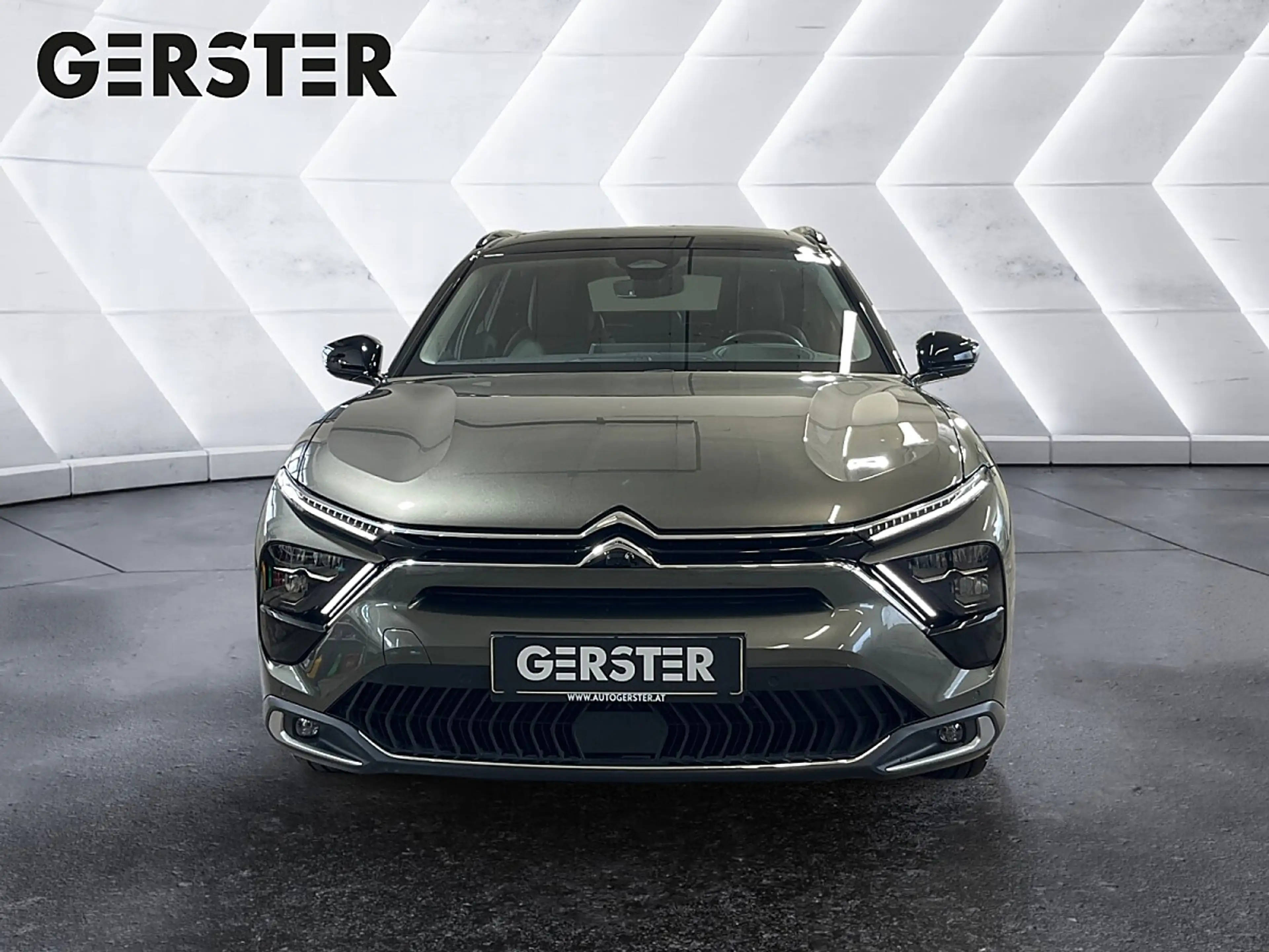 Citroen C5 X PureTech — photo 2