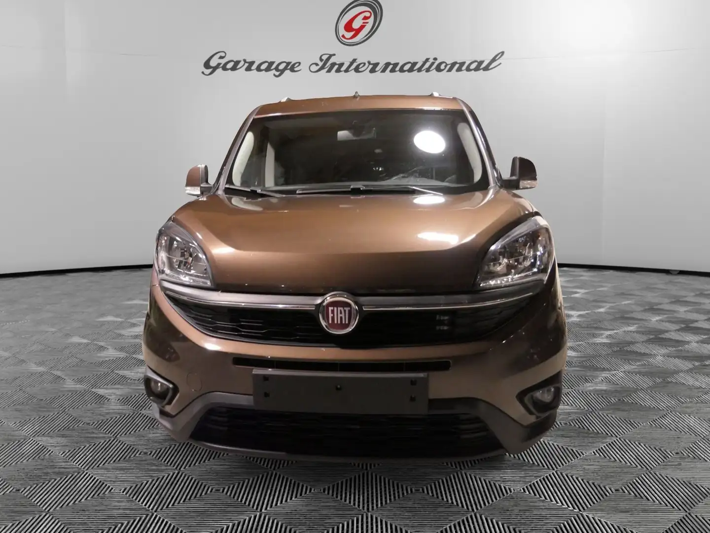 Fiat Doblo Doblo 1.4 T-Jet 16V Easy 7P. Grijs - 1