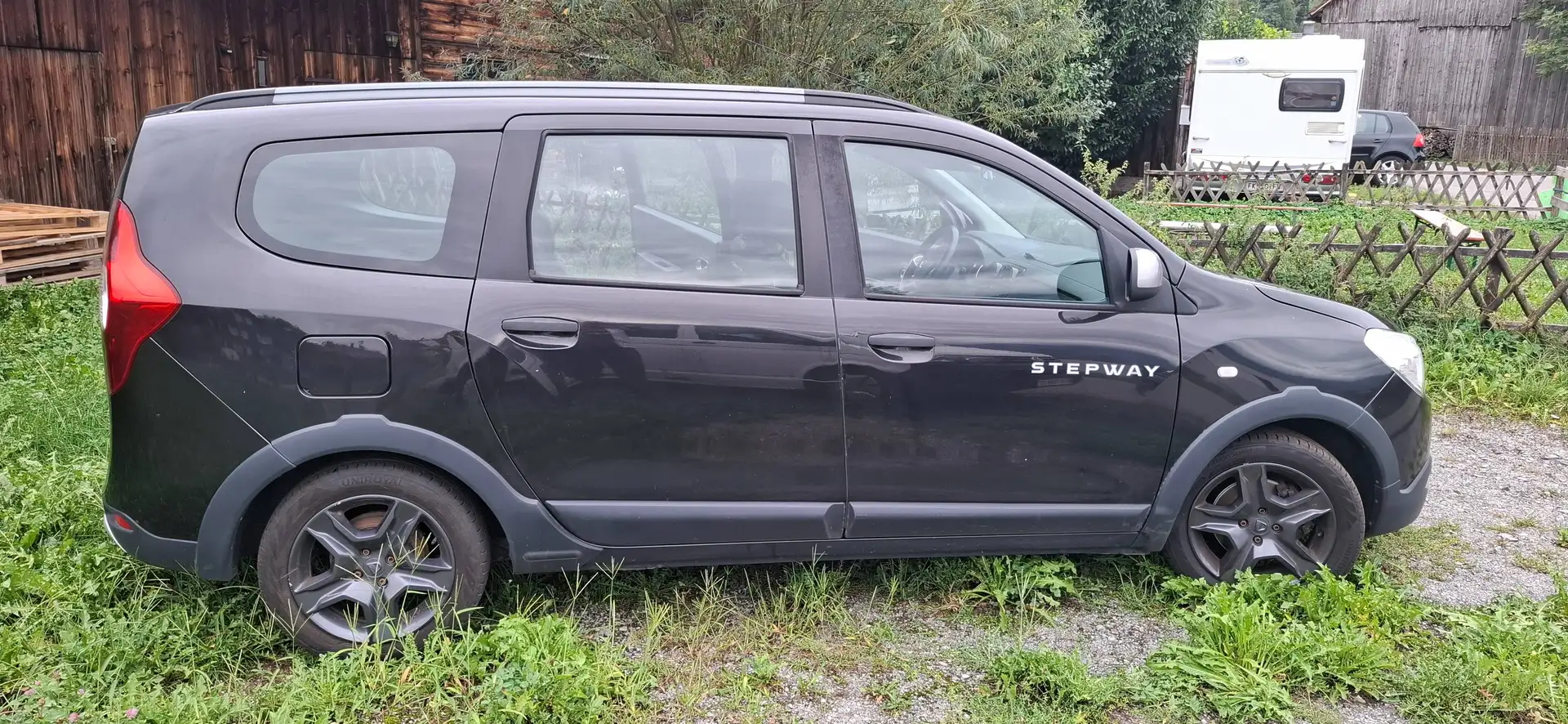 Dacia Lodgy Lodgy Stepway TCe 115 S Schwarz - 2