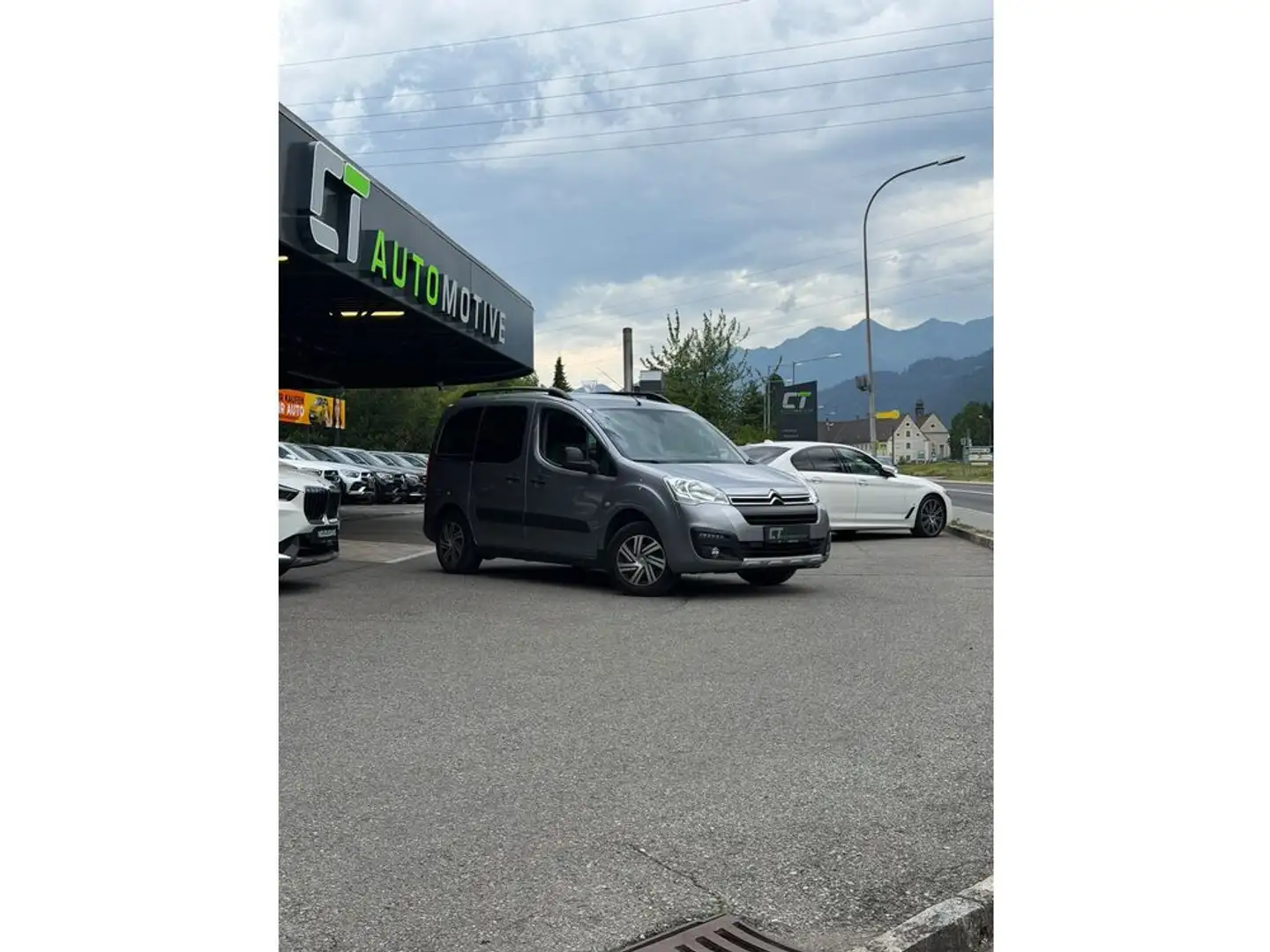 Citroen Berlingo Multispace BlueHDI 100 XTR Grau - 1
