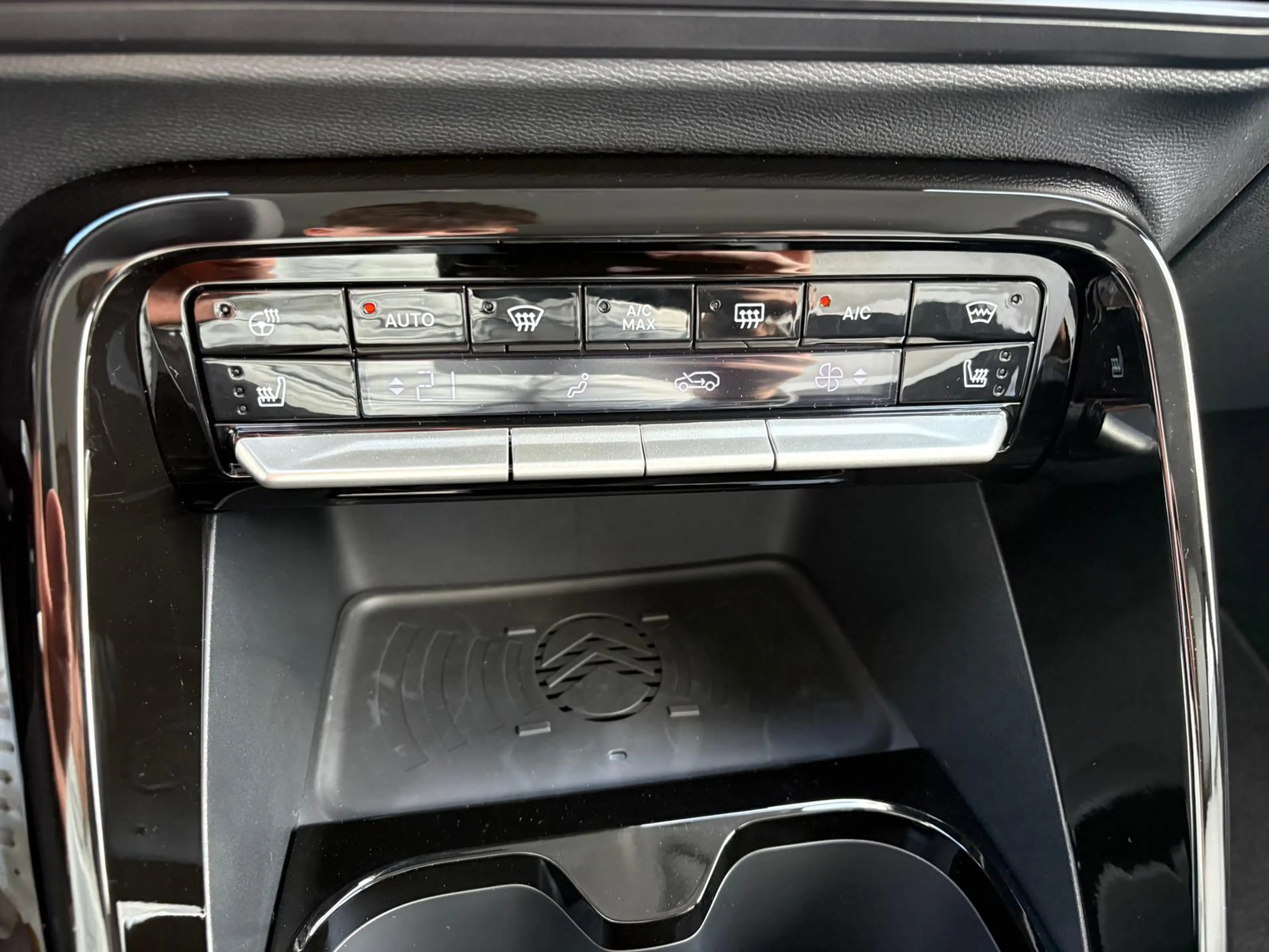 Citroen C3 Hybrid 110 MAX — photo 13