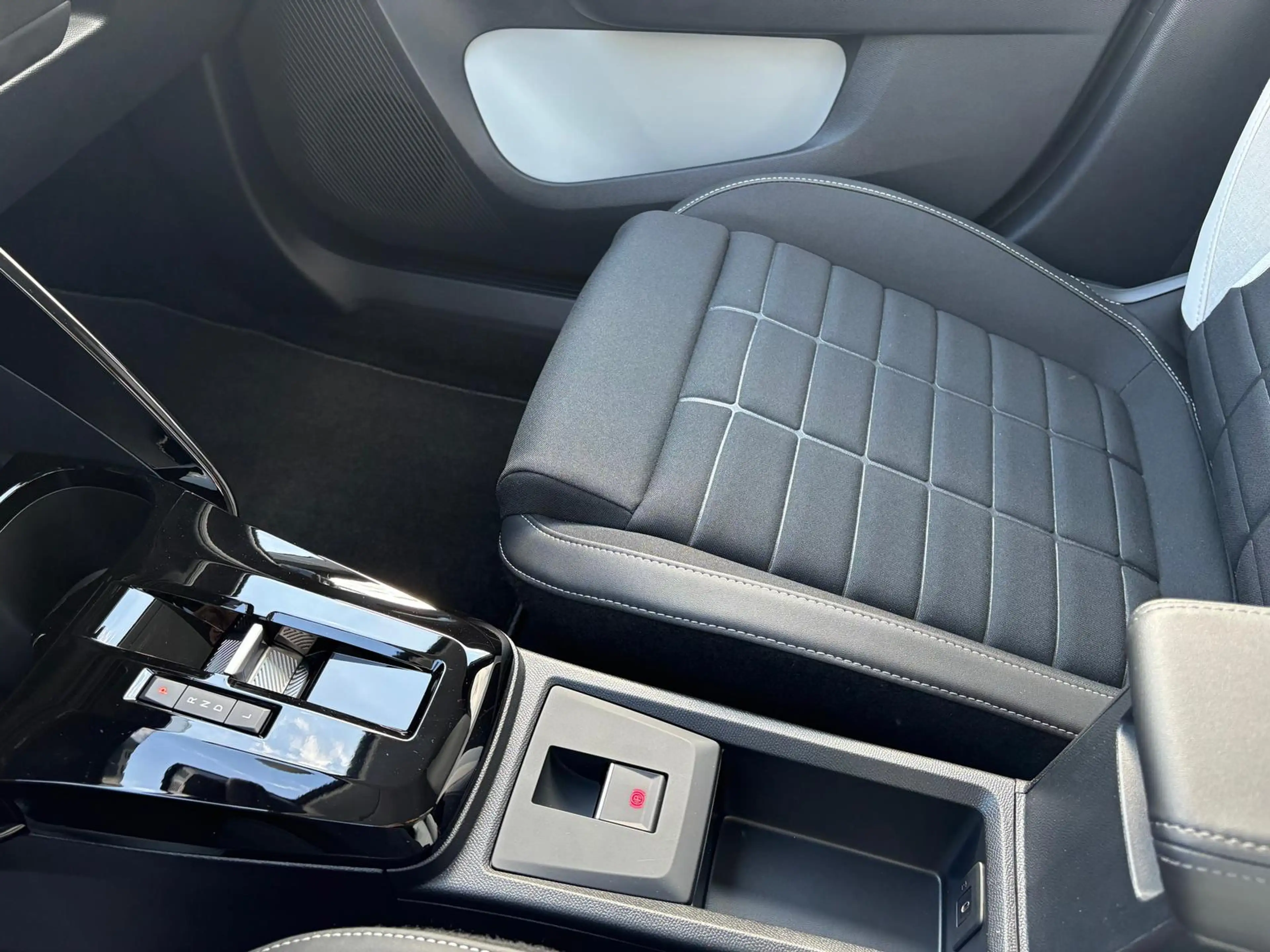 Citroen C3 Hybrid 110 MAX — photo 14
