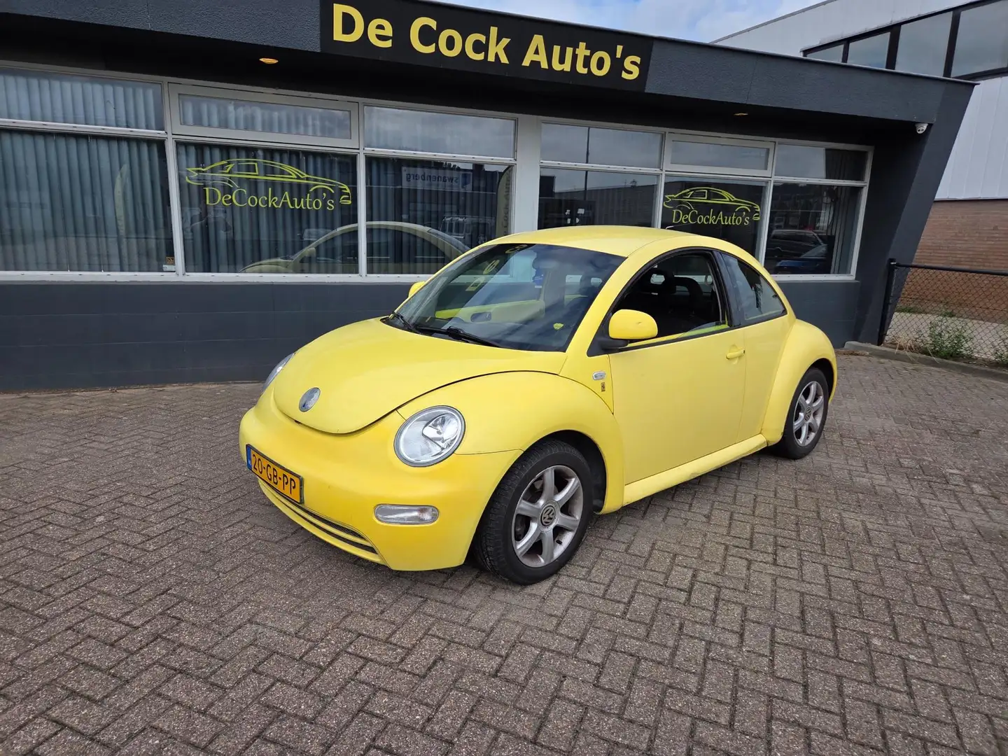 Volkswagen New Beetle 2.0 Highline Geel - 2