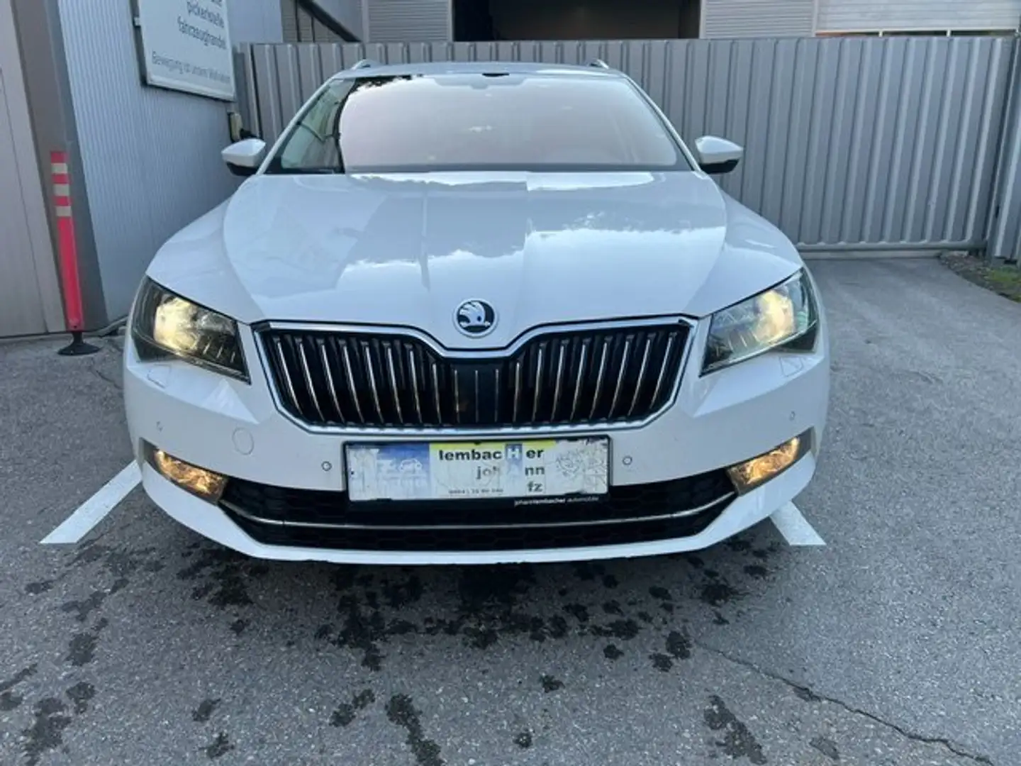 Skoda Superb Style 4x4 Weiß - 2