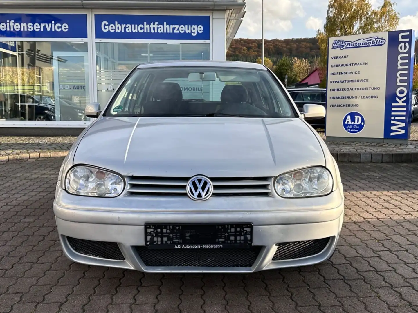 Volkswagen Golf 2.3 Auto Colour Concept Silber - 2