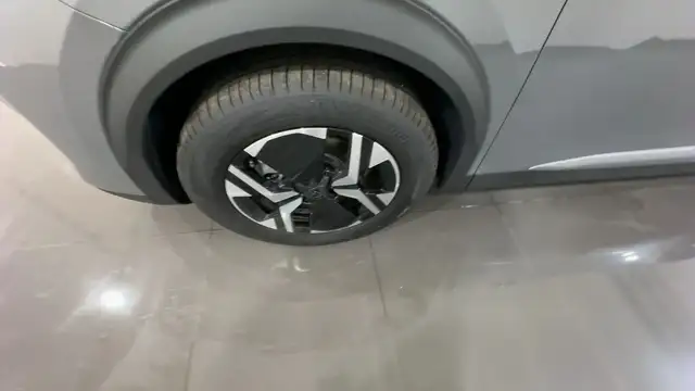 Peugeot 2008 view 9