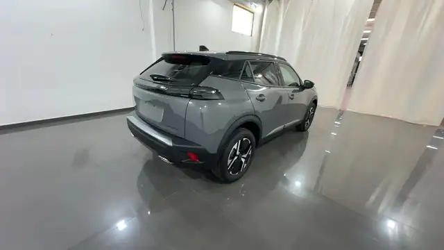 Peugeot 2008 view 4