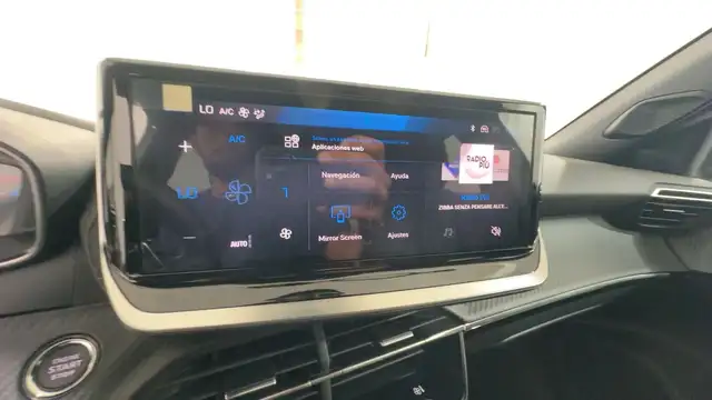 Peugeot 2008 view 15