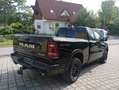 RAM 1500 Ram 1500 Laramie Quad Cab 6'4''-Bed 4x4 Schwarz - thumbnail 3