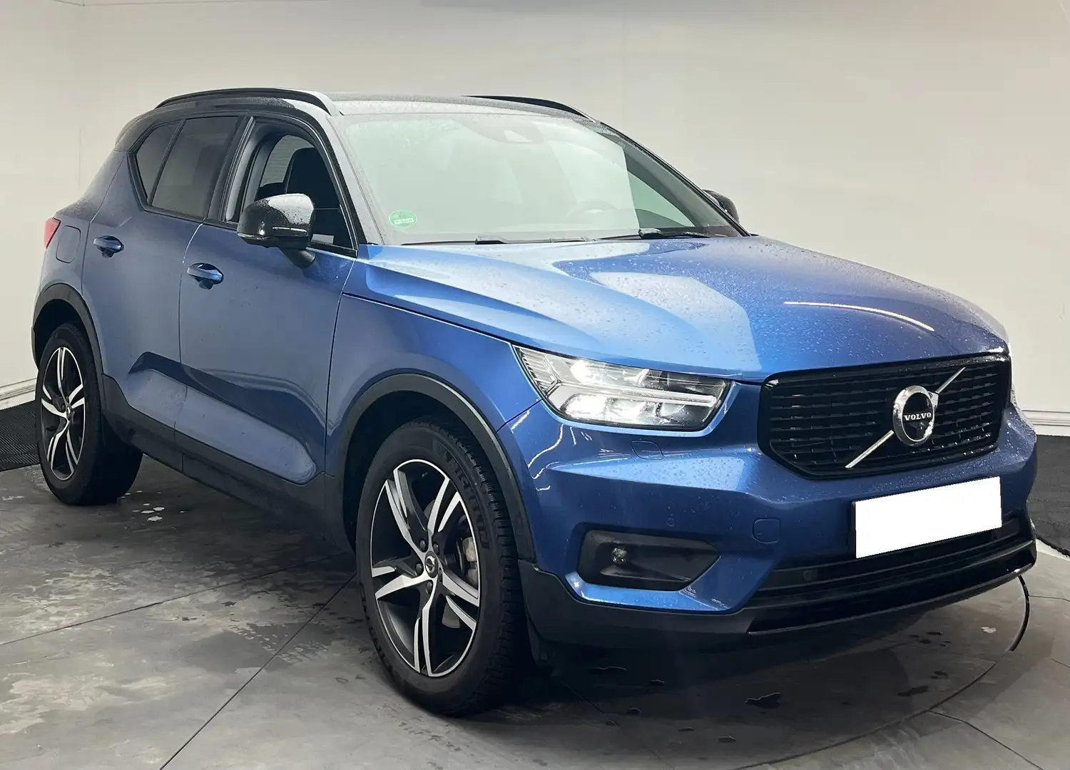 Volvo XC40 B4 197 Geartronic 8 R-Design ACC H&K 360CAM ASSIST Bleu - 1