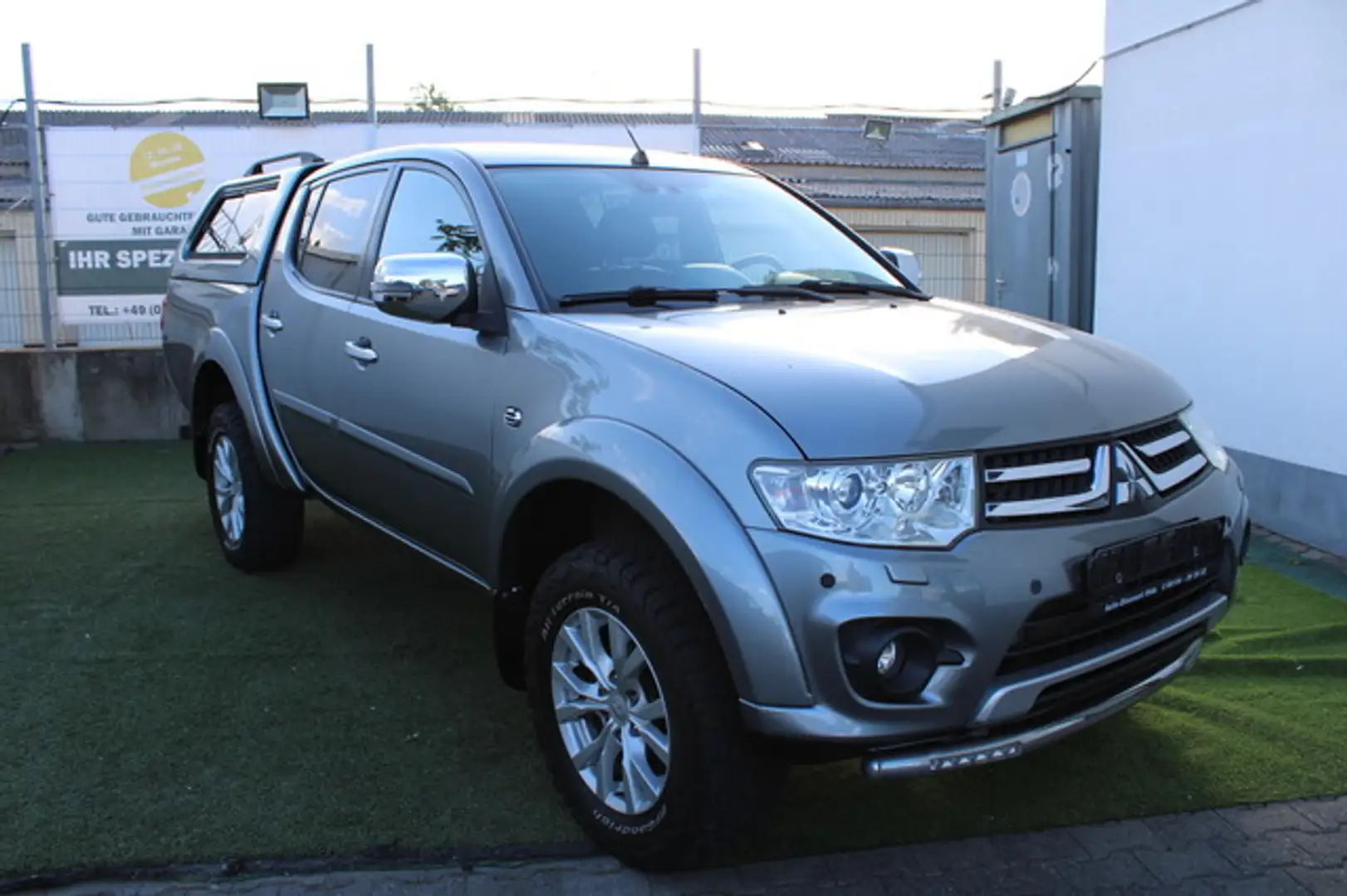 Mitsubishi L200 L 200 Instyle Doppelkabine 4WD Leder*Hardtop*Stdhz Grijs - 1