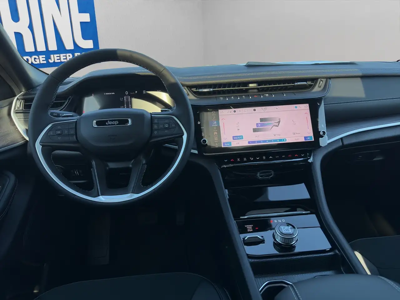 Jeep Grand Cherokee снимка Jeep Grand Cherokee