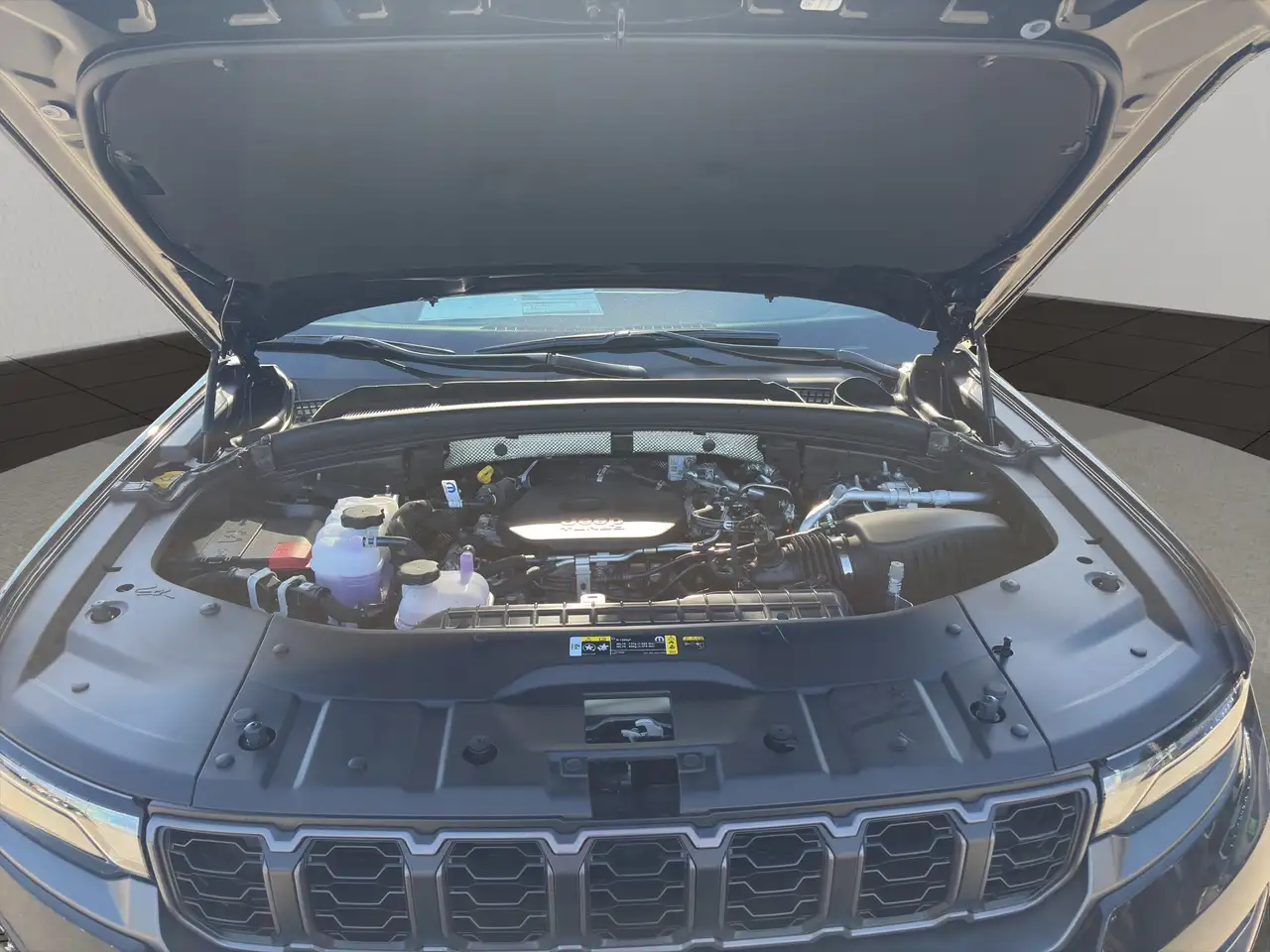 Jeep Grand Cherokee снимка Jeep Grand Cherokee