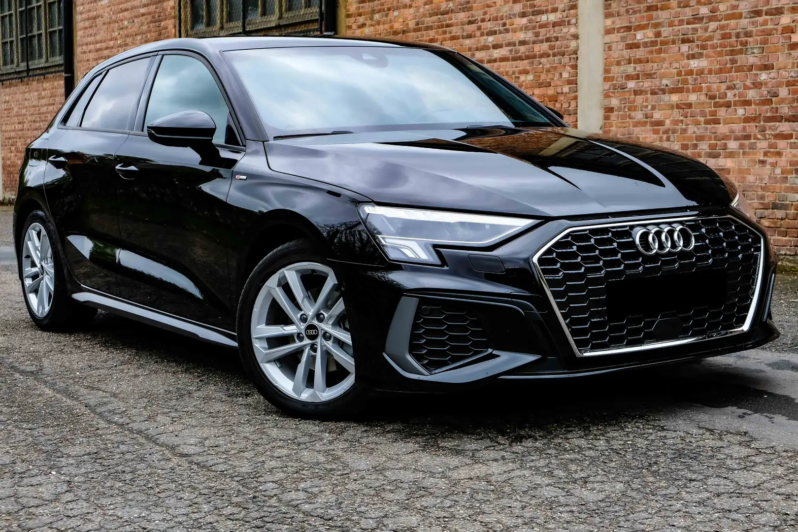 Audi A3 Sportback S line Automaat BTWwagen 30 TDi Zwart - 1