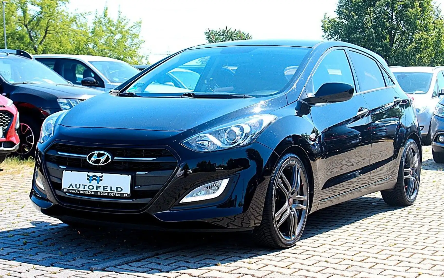 Hyundai i30 1.4 Classic/VOLL SHEFT/KLIMA/CARPLAY/PDC/1HD Schwarz - 1