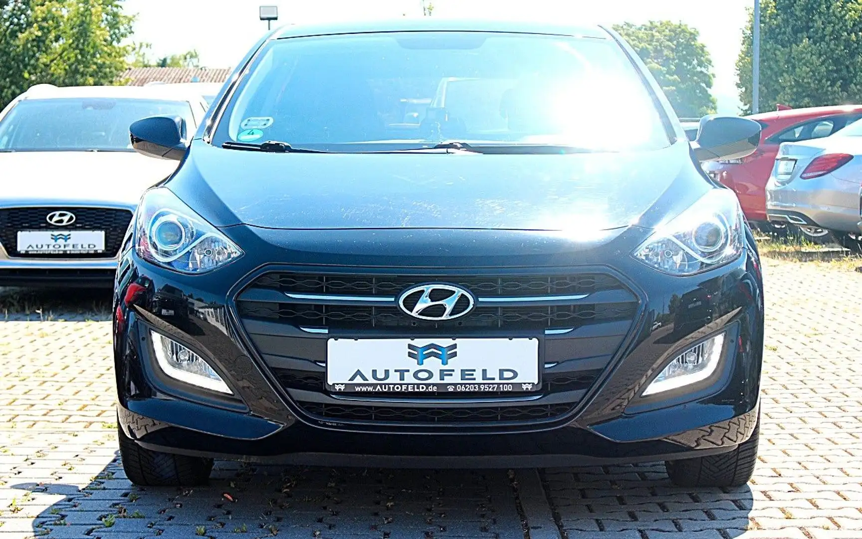 Hyundai i30 1.4 Classic/VOLL SHEFT/KLIMA/CARPLAY/PDC/1HD Schwarz - 2