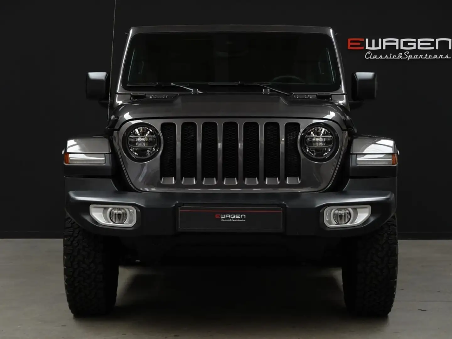 Jeep Wrangler 2.0T GME Sahara 8ATX 197KW Gris - 2