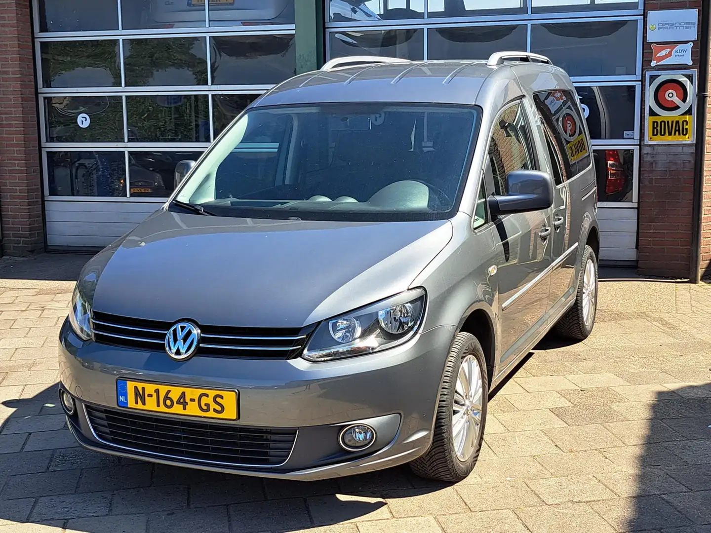 Volkswagen Caddy 1.2 TSI Highline Grijs - 1