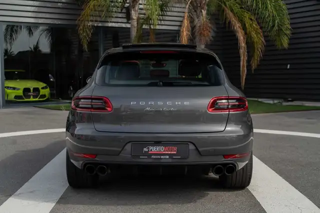 Porsche Macan view 5