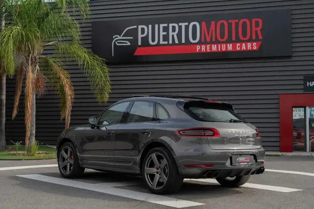 Porsche Macan view 4