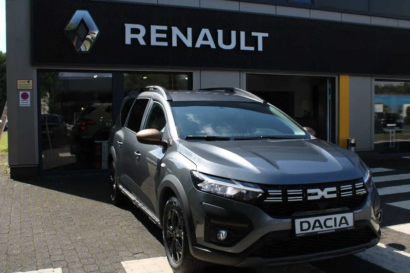 Dacia Jogger TCe 110 Extreme+ Grau - 1