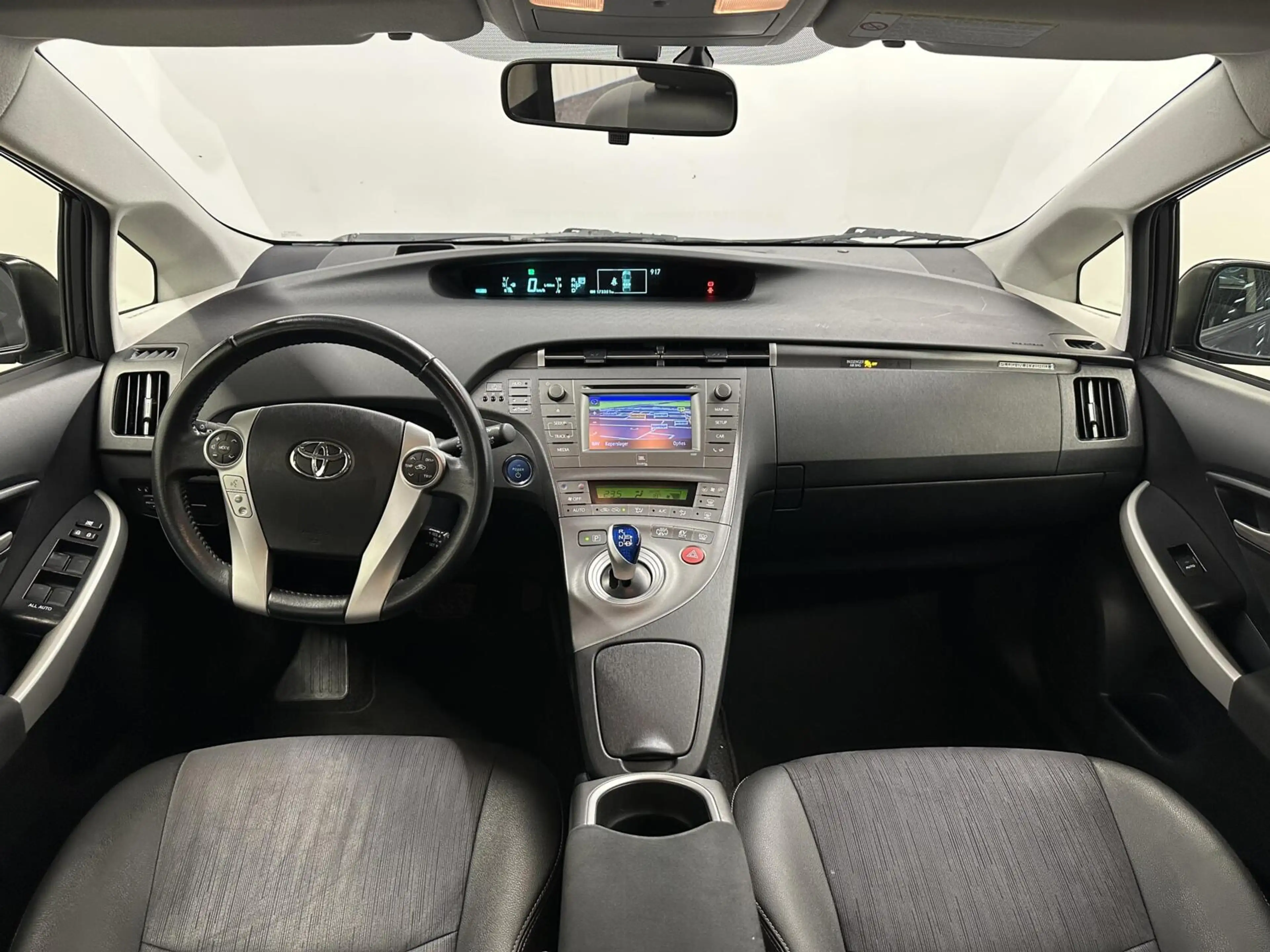 Toyota Prius 1.8 Plug-in Dynamic Business CAMERA NAVI ECC CRUIS — photo 2