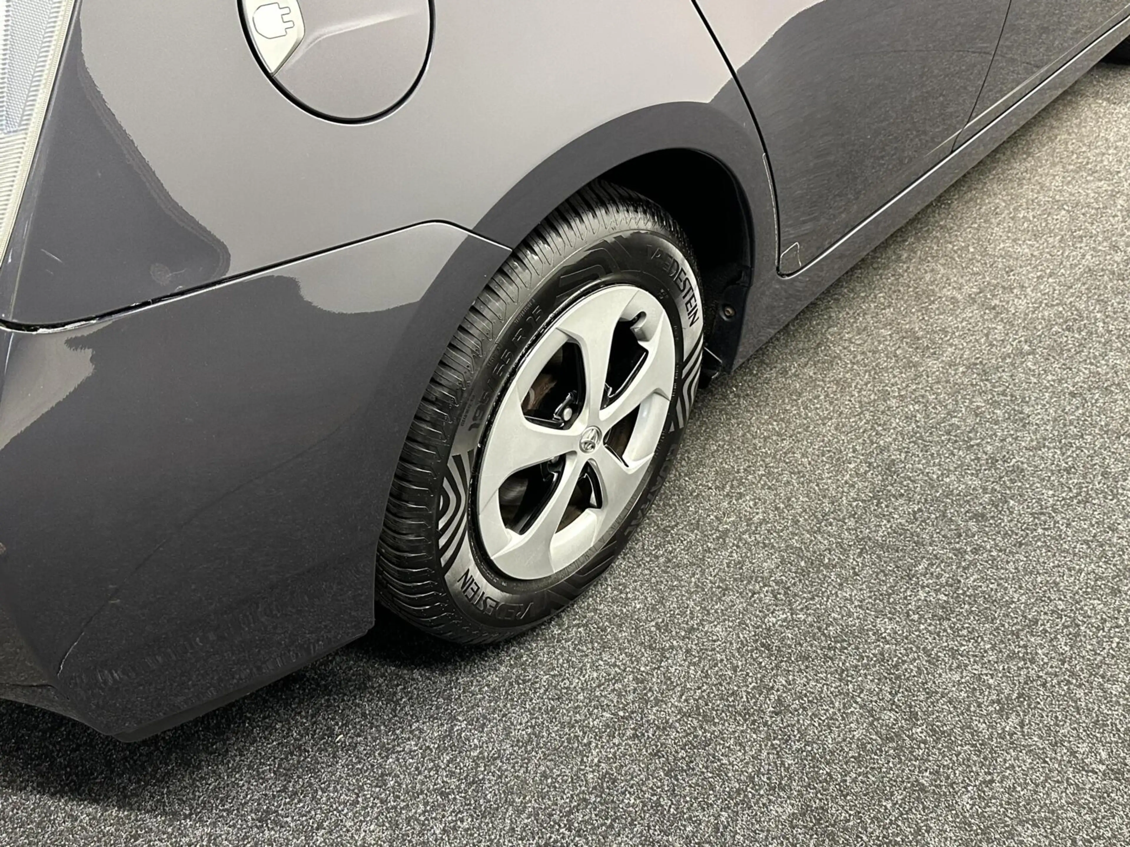 Toyota Prius 1.8 Plug-in Dynamic Business CAMERA NAVI ECC CRUIS — photo 14