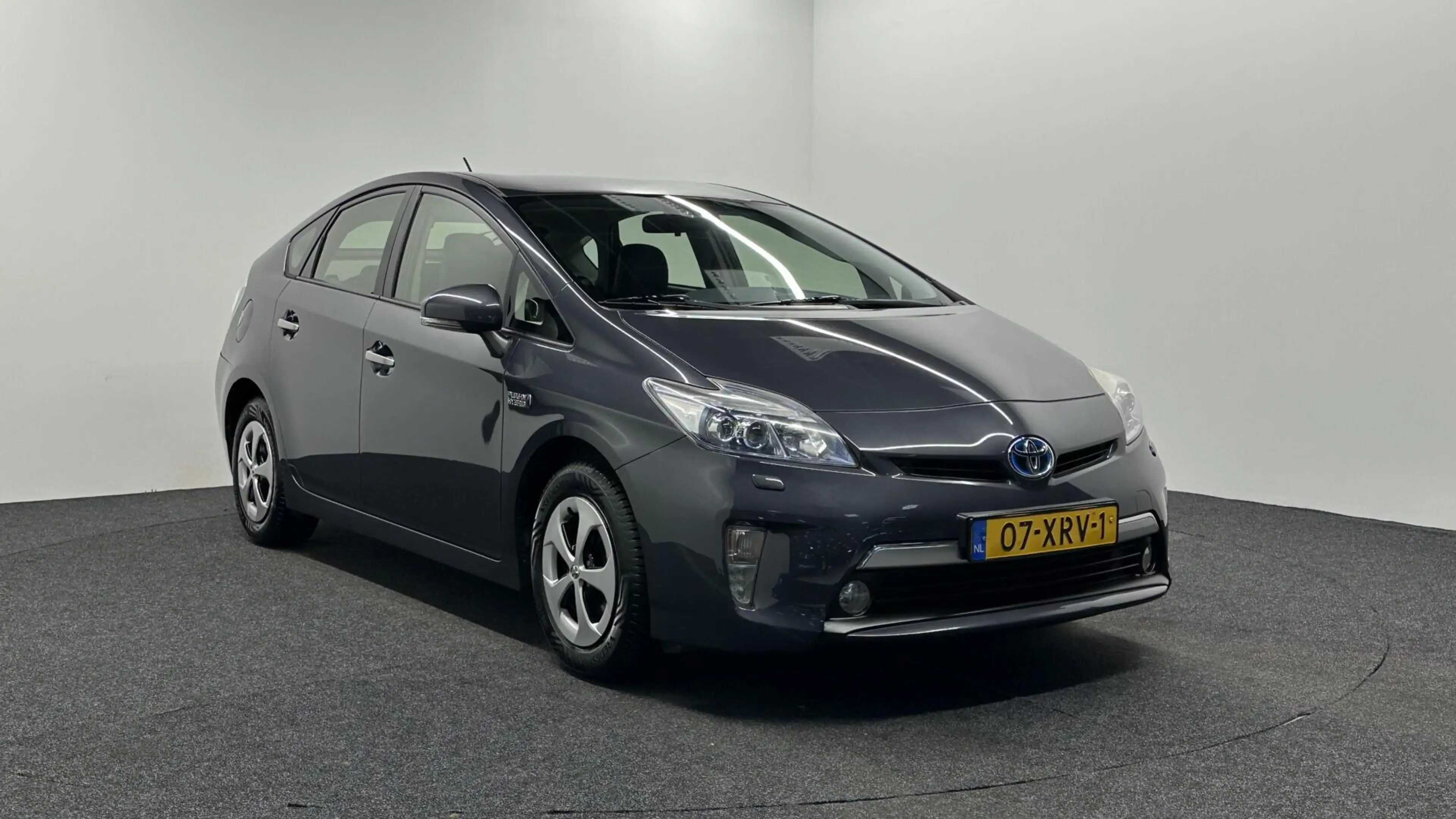 Toyota Prius 1.8 Plug-in Dynamic Business CAMERA NAVI ECC CRUIS — photo 3