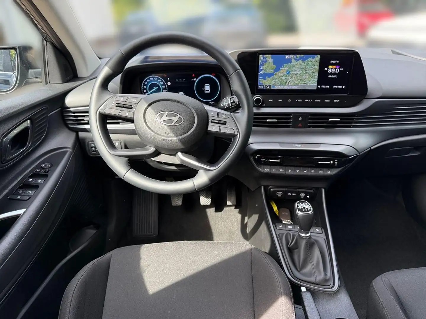 Hyundai i20 FL (MJ24) 1.0 T-Gdi (120PS) 48V iMT Prime Gris - 2