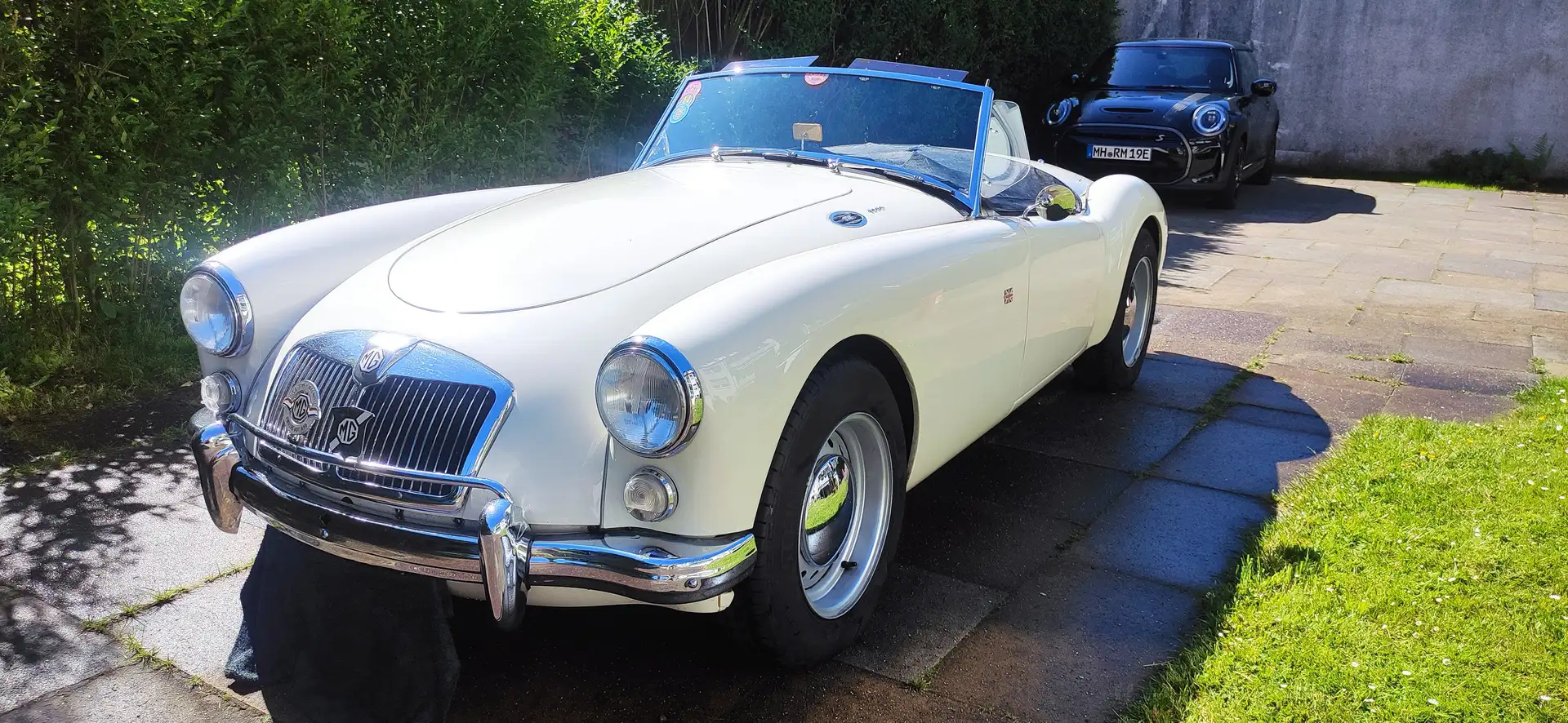 MG MGA Weiß - 2