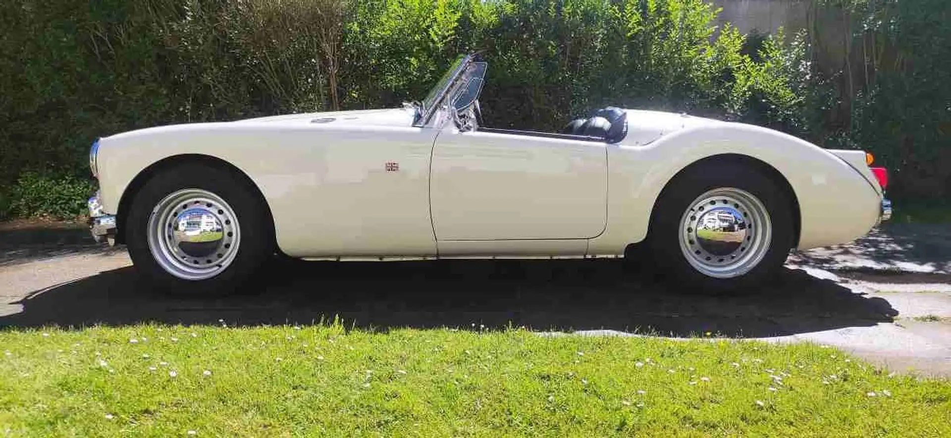 MG MGA Weiß - 1
