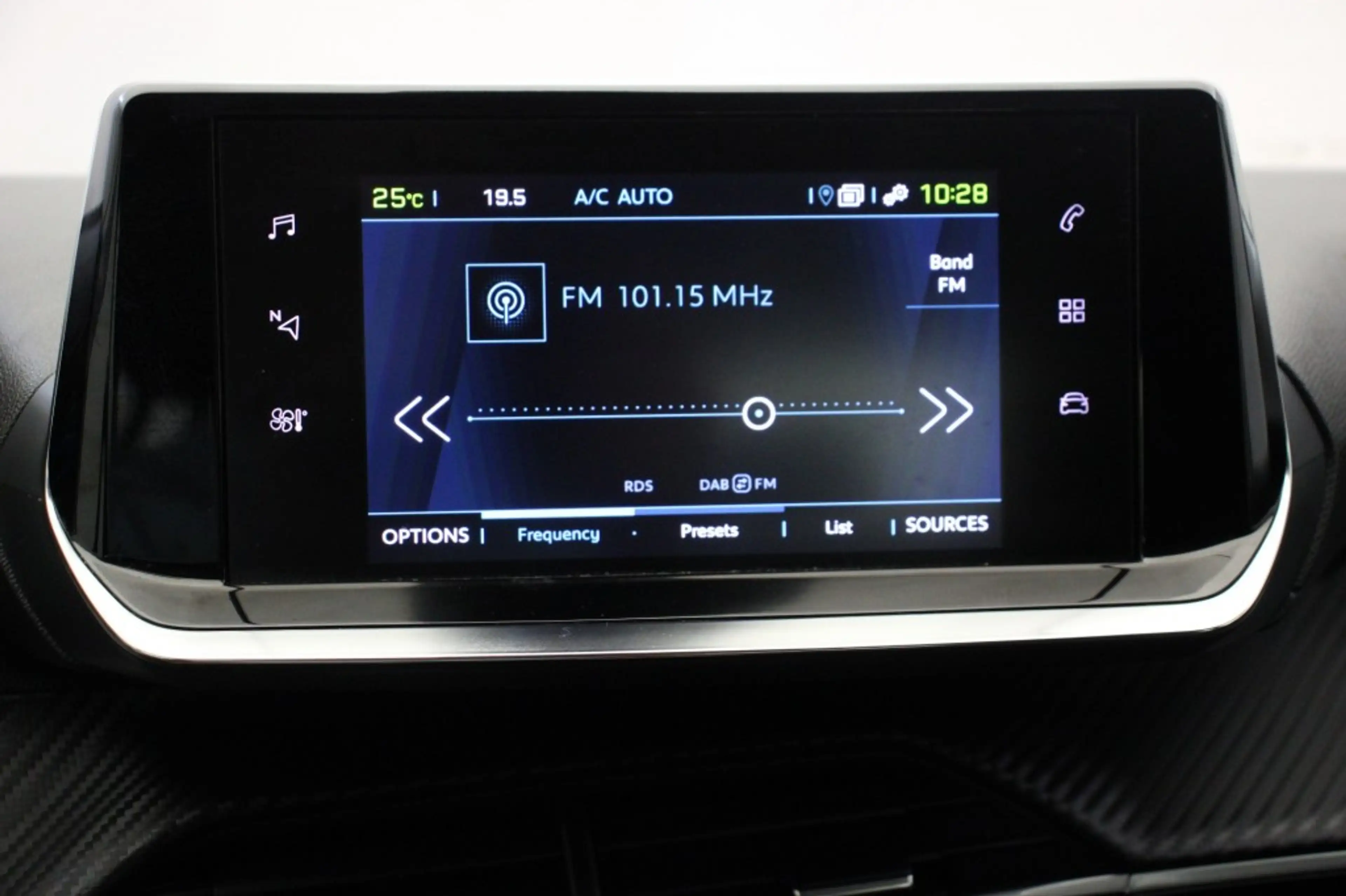 Peugeot e-208 Active 50 kWh - Carplay, Navi, Cruise — photo 27